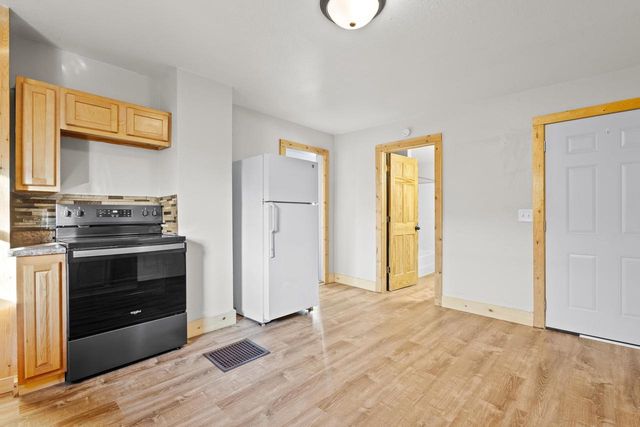 41 MILL STREET, Oshkosh, WI 54901