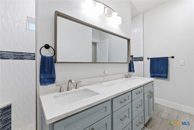 1108 Long Hollow, Canyon Lake, TX 78133