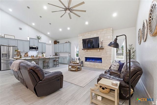1108 Long Hollow, Canyon Lake, TX 78133