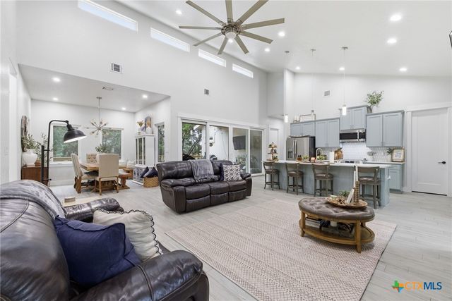 1108 Long Hollow, Canyon Lake, TX 78133