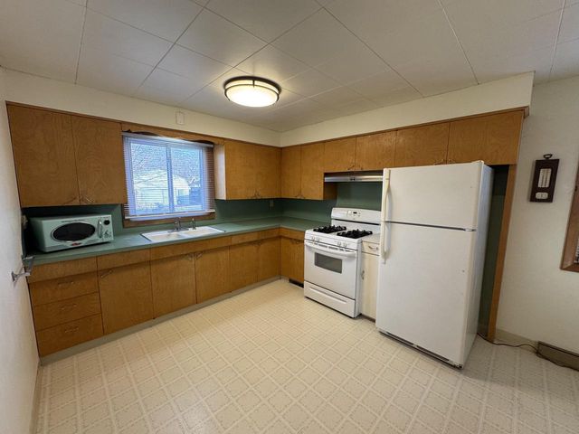 7116 27th AVENUE, Kenosha, WI 53143