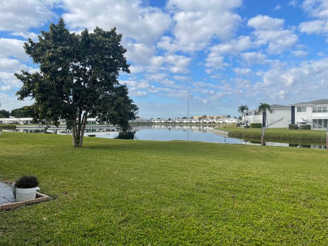 131 NW 14th Street, Boynton Beach, FL 33426