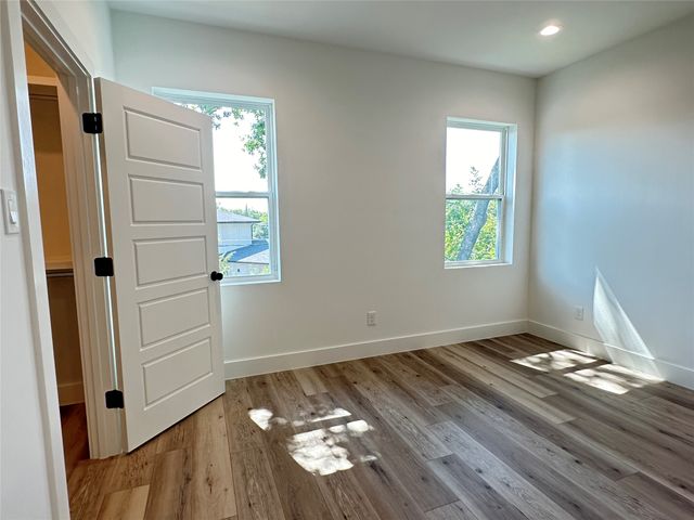 3908 Rochelle Drive, Dallas, TX 75220