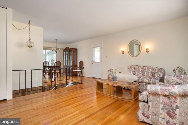 8245 VICTORIA RD, Millersville, MD 21108