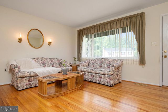 8245 VICTORIA RD, Millersville, MD 21108