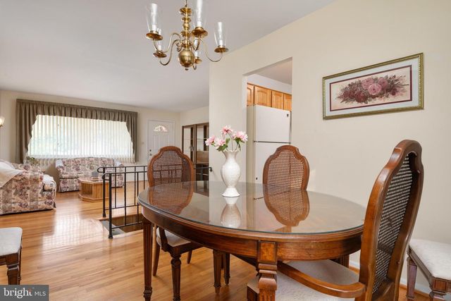 8245 VICTORIA RD, Millersville, MD 21108