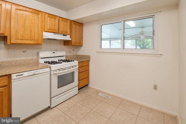 8245 VICTORIA RD, Millersville, MD 21108