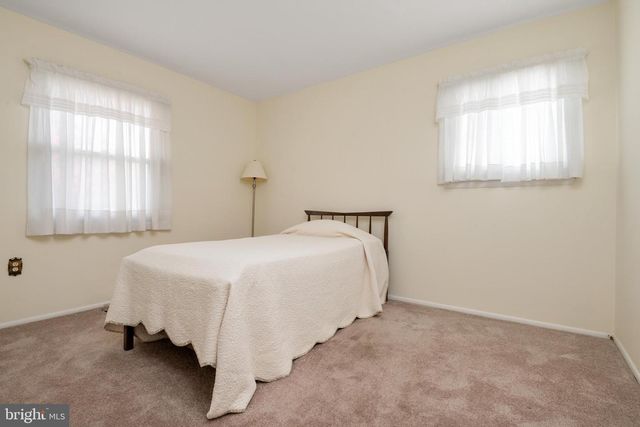8245 VICTORIA RD, Millersville, MD 21108