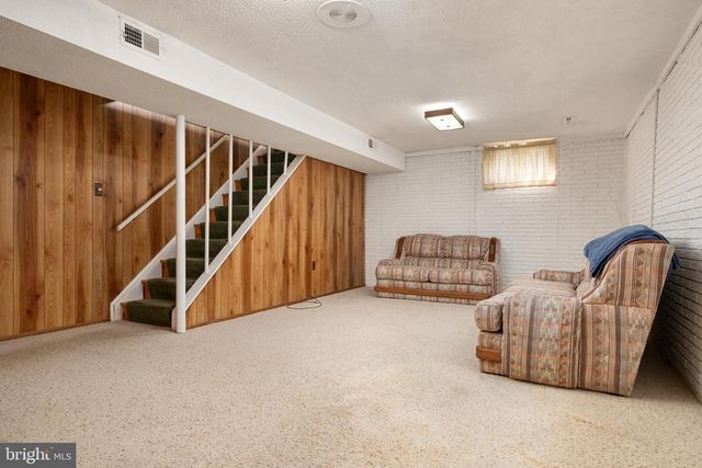 8245 VICTORIA RD, Millersville, MD 21108