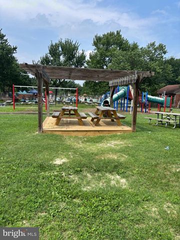 8245 VICTORIA RD, Millersville, MD 21108