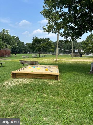 8245 VICTORIA RD, Millersville, MD 21108