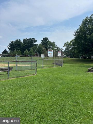 8245 VICTORIA RD, Millersville, MD 21108