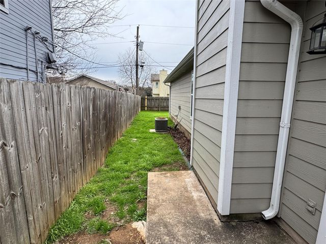 2621 Gwendolyn LN A, Austin, TX 78748