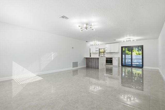 22390 SW 66th Avenue, Boca Raton, FL 33428