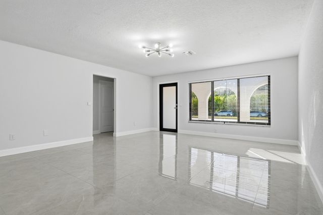 22390 SW 66th Avenue, Boca Raton, FL 33428