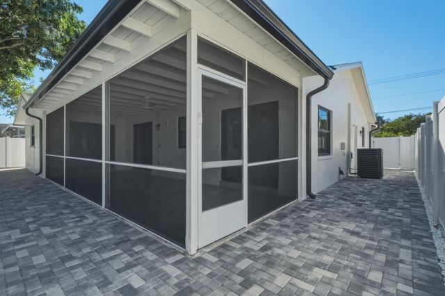 22390 SW 66th Avenue, Boca Raton, FL 33428