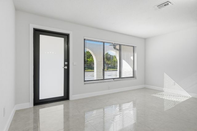 22390 SW 66th Avenue, Boca Raton, FL 33428