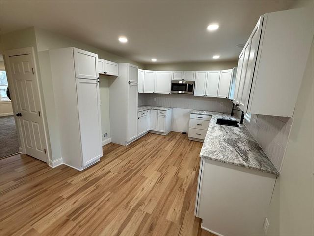 704 Logan Street, Harrisonville, MO 64701