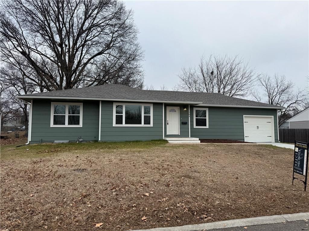 704 Logan Street, Harrisonville, MO 64701