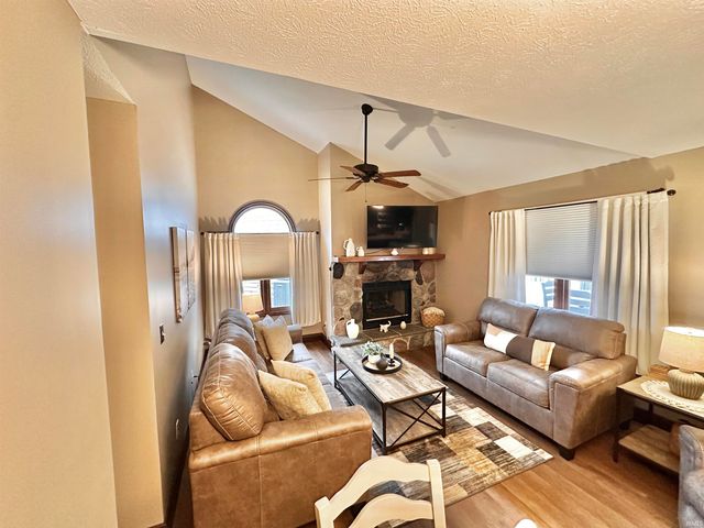 1537 N Oakhill Drive, South Bend, IN 46637