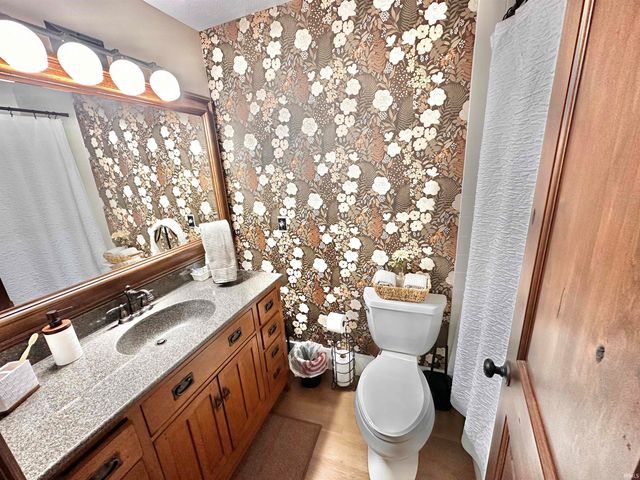 1537 N Oakhill Drive, South Bend, IN 46637