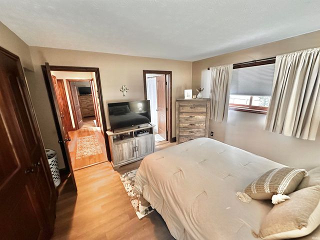 1537 N Oakhill Drive, South Bend, IN 46637