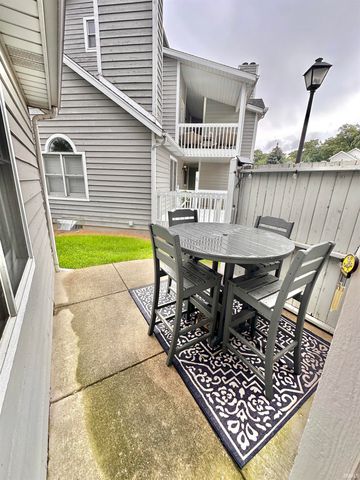 1537 N Oakhill Drive, South Bend, IN 46637