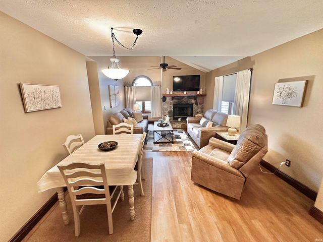 1537 N Oakhill Drive, South Bend, IN 46637