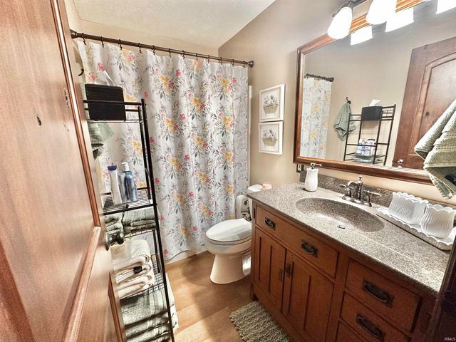 1537 N Oakhill Drive, South Bend, IN 46637