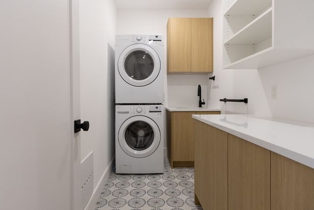 236 Chapel Street 1, Newton, MA 02458