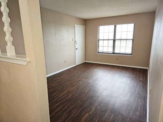 6321 Richland Plaza Drive D, North Richland Hills, TX 76180