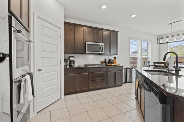 925 West Drive, Aubrey, TX 76227