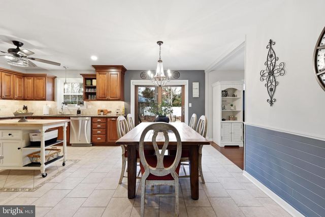 4 PROSIT LA, Ocean View, NJ 08230