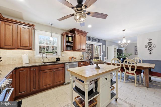 4 PROSIT LA, Ocean View, NJ 08230