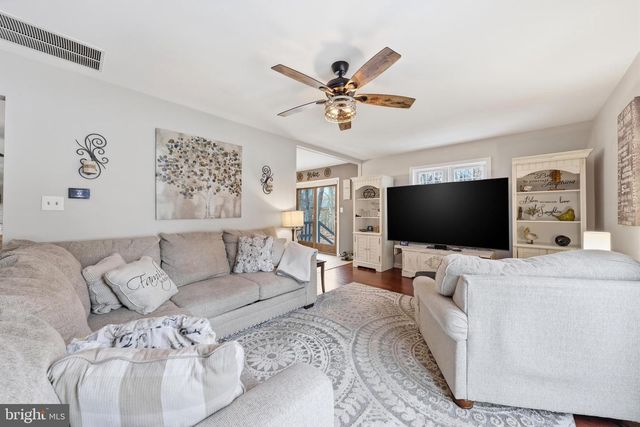 4 PROSIT LA, Ocean View, NJ 08230