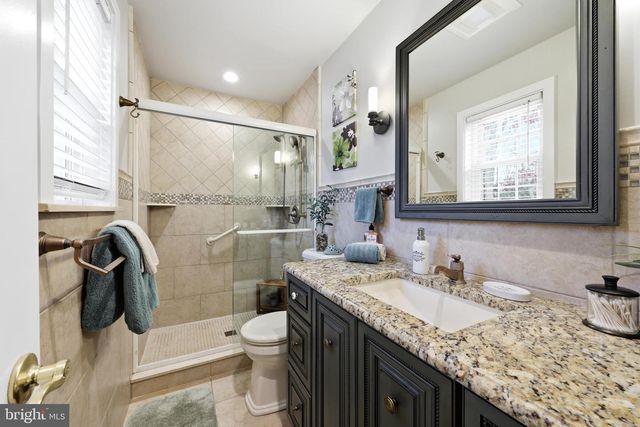 4 PROSIT LA, Ocean View, NJ 08230