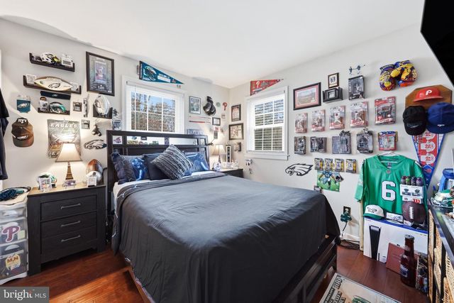 4 PROSIT LA, Ocean View, NJ 08230