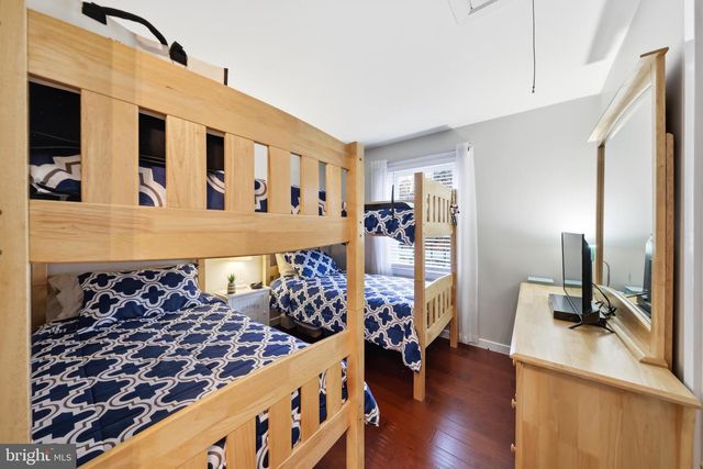 4 PROSIT LA, Ocean View, NJ 08230