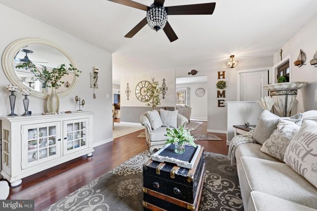 4 PROSIT LA, Ocean View, NJ 08230