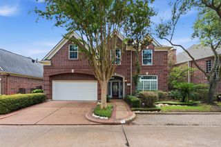 17 Ambleside Crescent Drive, Sugar Land, TX 77479