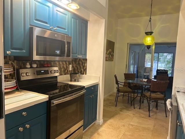 7715 33RD LANE E, Sarasota, FL 34243