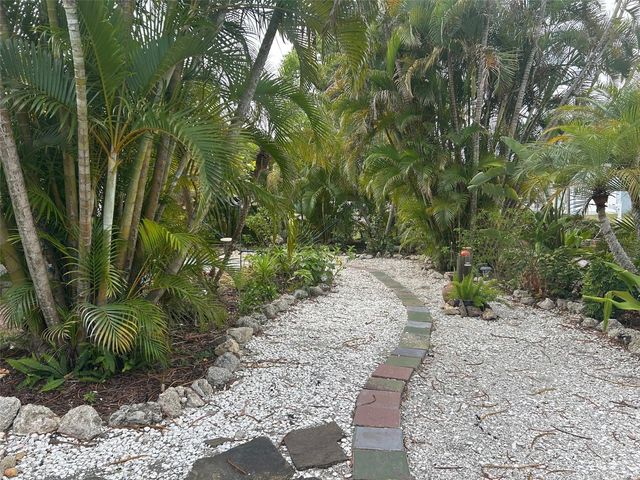 7715 33RD LANE E, Sarasota, FL 34243