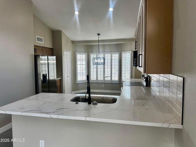 7570 W Jenan Drive, Peoria, AZ 85345