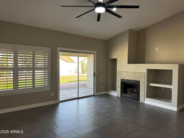 7570 W Jenan Drive, Peoria, AZ 85345