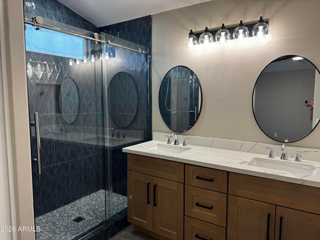 7570 W Jenan Drive, Peoria, AZ 85345