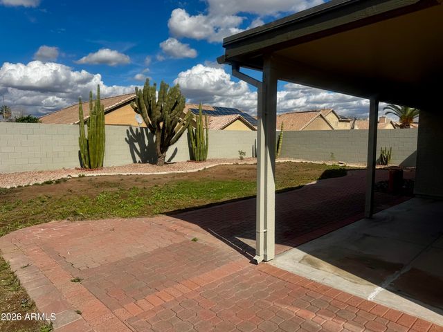 7570 W JENAN Drive, Peoria, AZ 85345