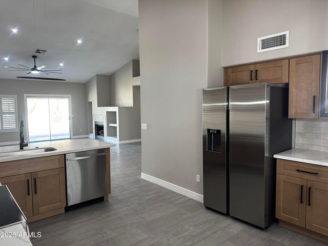 7570 W Jenan Drive, Peoria, AZ 85345