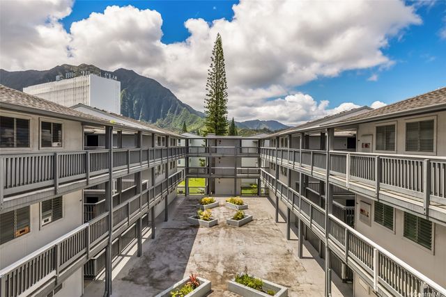 46-261 Kahuhipa Street 312, Kaneohe, HI 96744