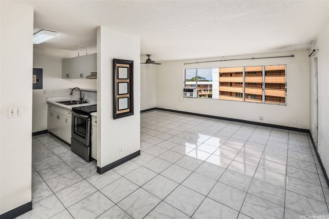 46-261 Kahuhipa Street 312, Kaneohe, HI 96744
