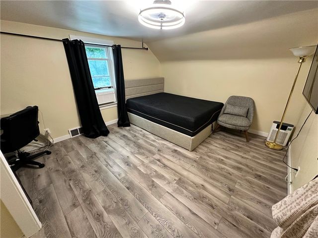 1030 Scott Avenue, Jeannette, PA 15644